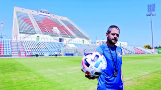 אורי גוטמן, השבוע בנס ציונה. יודע שכדי להצליח הוא יזדקק לחיזוק של הסגל | צילום: אבי מועלם